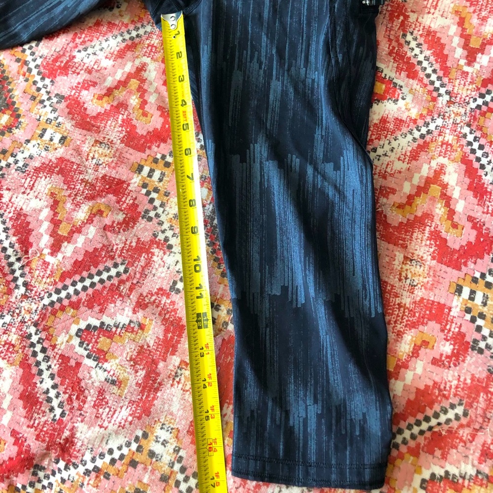 Lululemon Cropped Capri Leggings - Picture 6 of 10